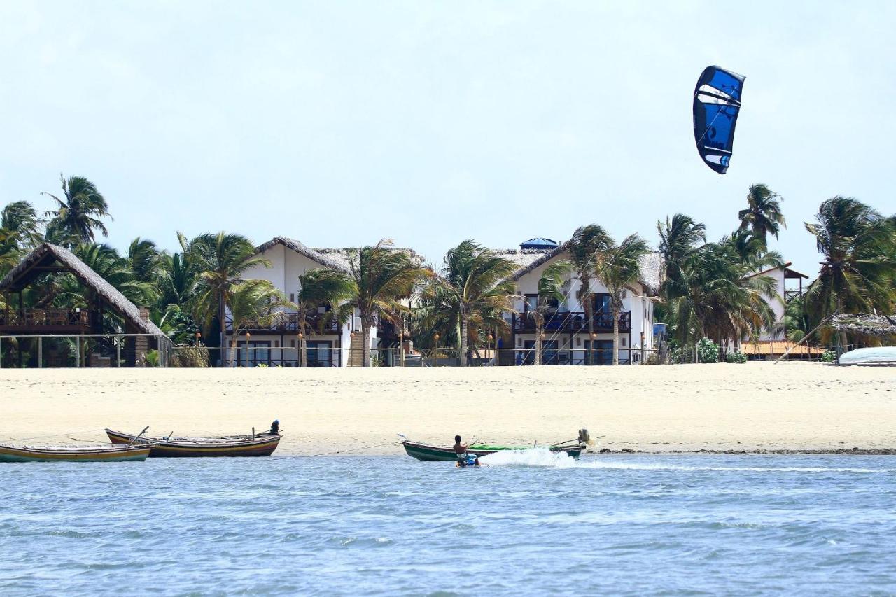 Ap. Peixe Boi Pe Na Areia Com Vista Frontal E Total Para O Mar 巴拉格兰德 外观 照片