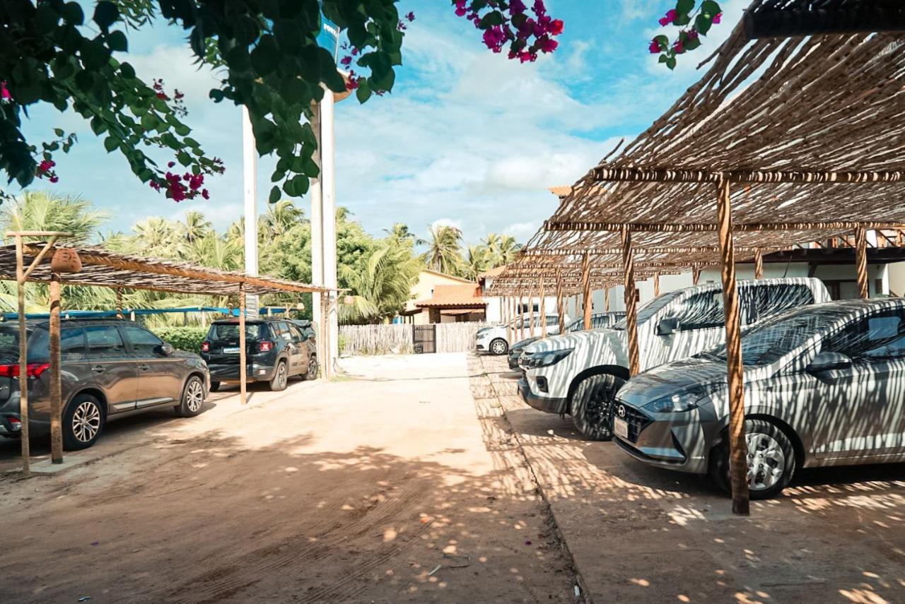 Ap. Peixe Boi Pe Na Areia Com Vista Frontal E Total Para O Mar 巴拉格兰德 外观 照片